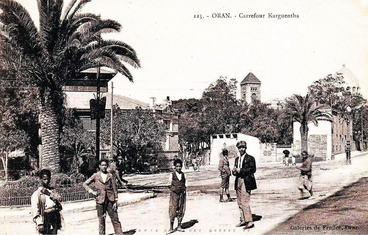 1709- Oran - Carrefour Karguentah.jpg
